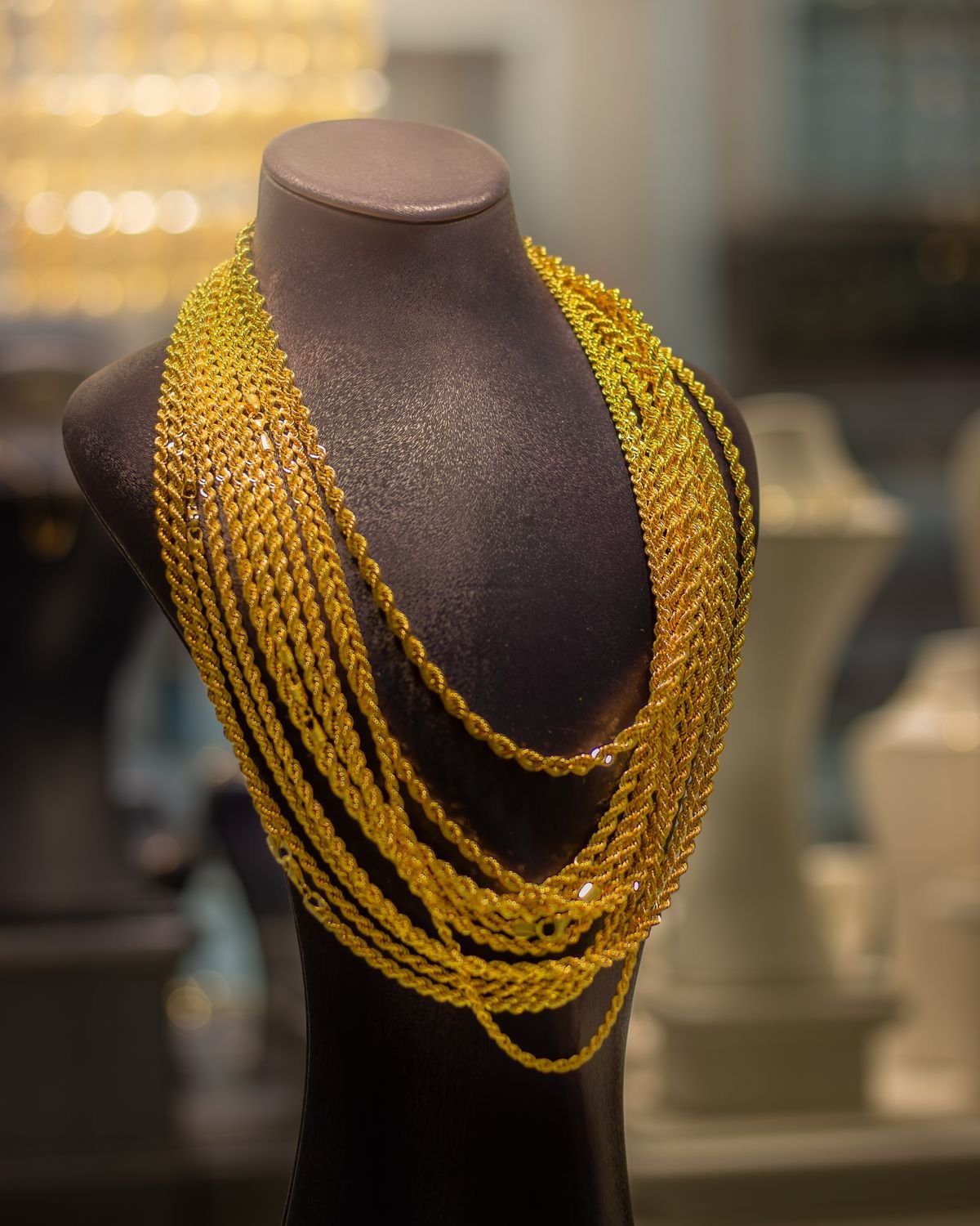 Dhanteras par sona kharidna — sone ke gahne, haath me jeweller ka bill, making charge aur GST ka hisaab